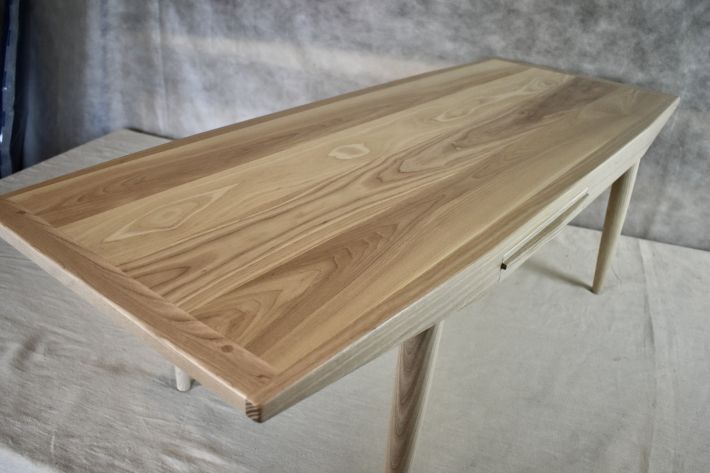 English ash for this unusual coffee table design